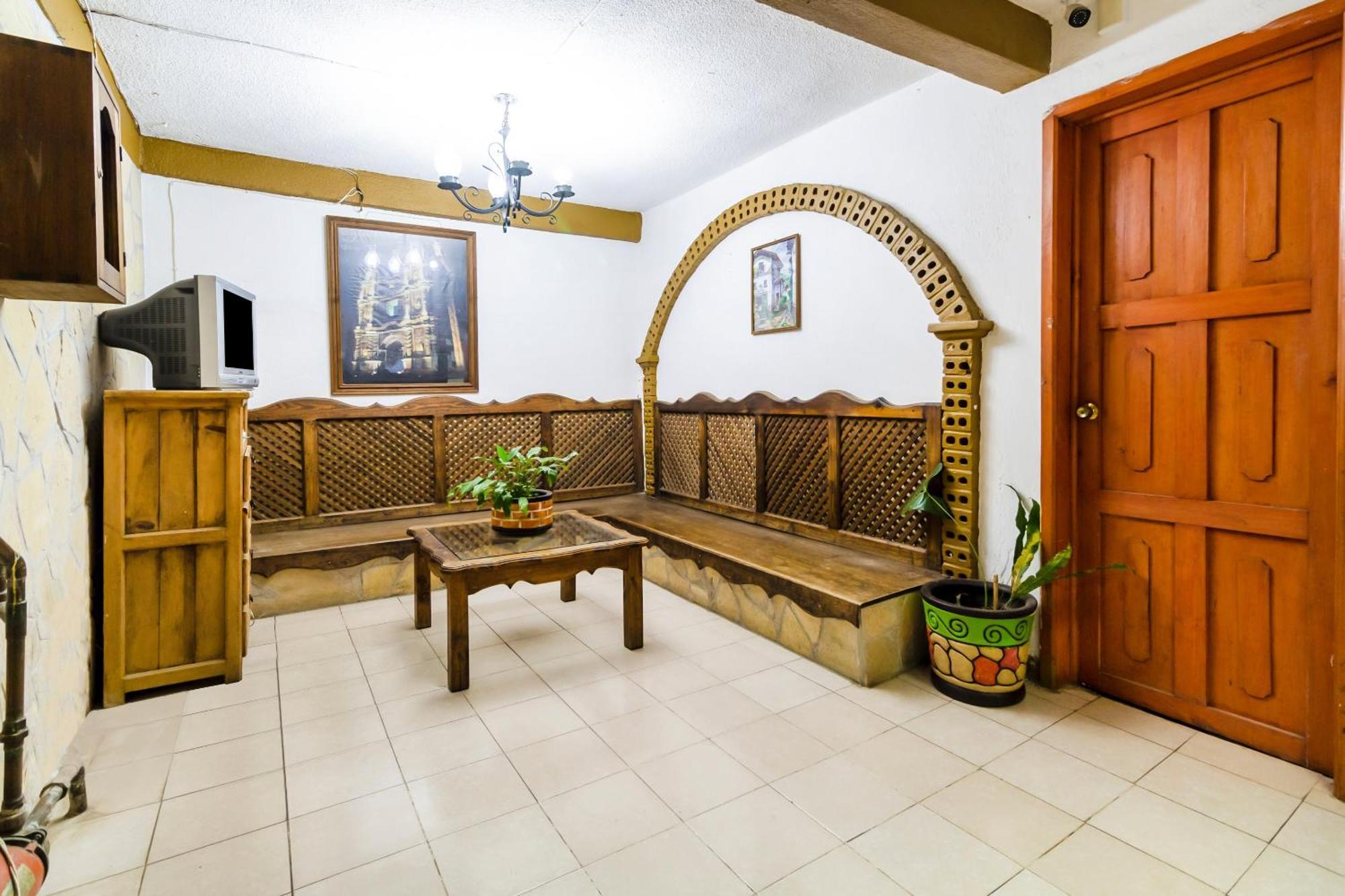 Oyo Hotel La Luna, Templo De Santo Domingo De Guzman San Cristóbal de Las Casas Exteriör bild